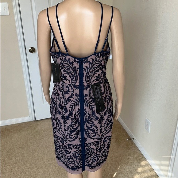New with tag on BCBGMaxAzria Lilac Mauve Patterned Dress. - Picture 5 of 16